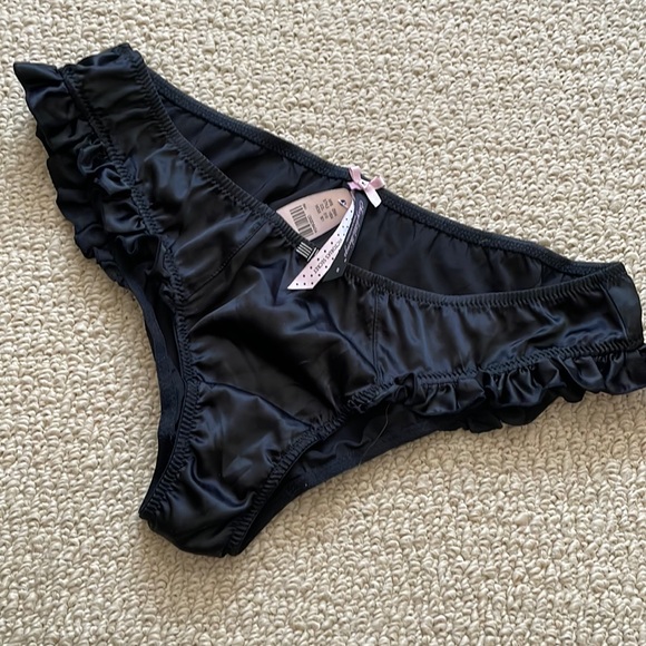 Victoria's Secret Intimates & Sleepwear Nwt Victorias Secret Cheeky